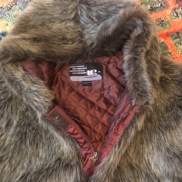 Nike limited edition fur coat - Picture 5 of 5